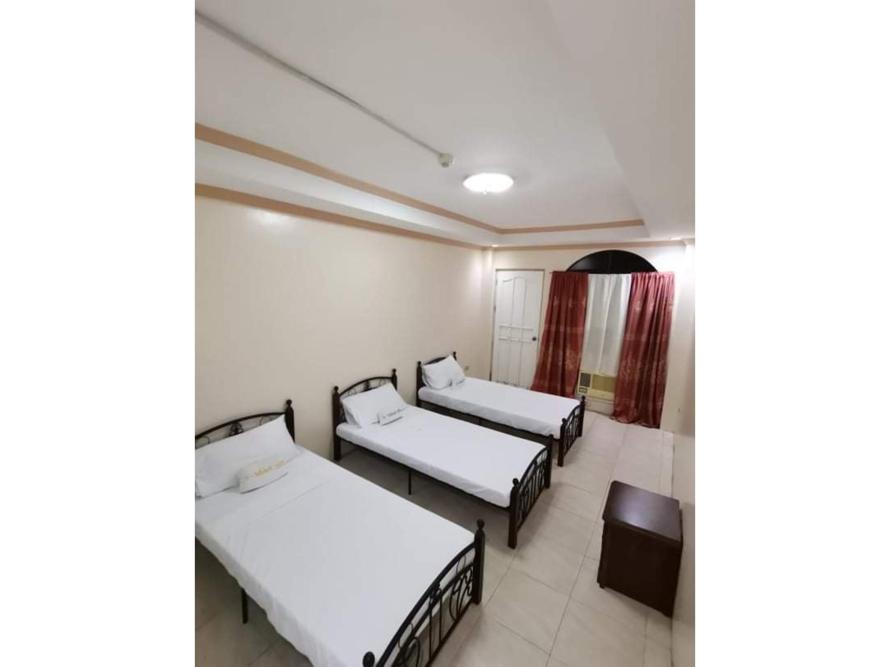 Oyo 799 Ddd Habitat Iloilo Hotel Екстериор снимка