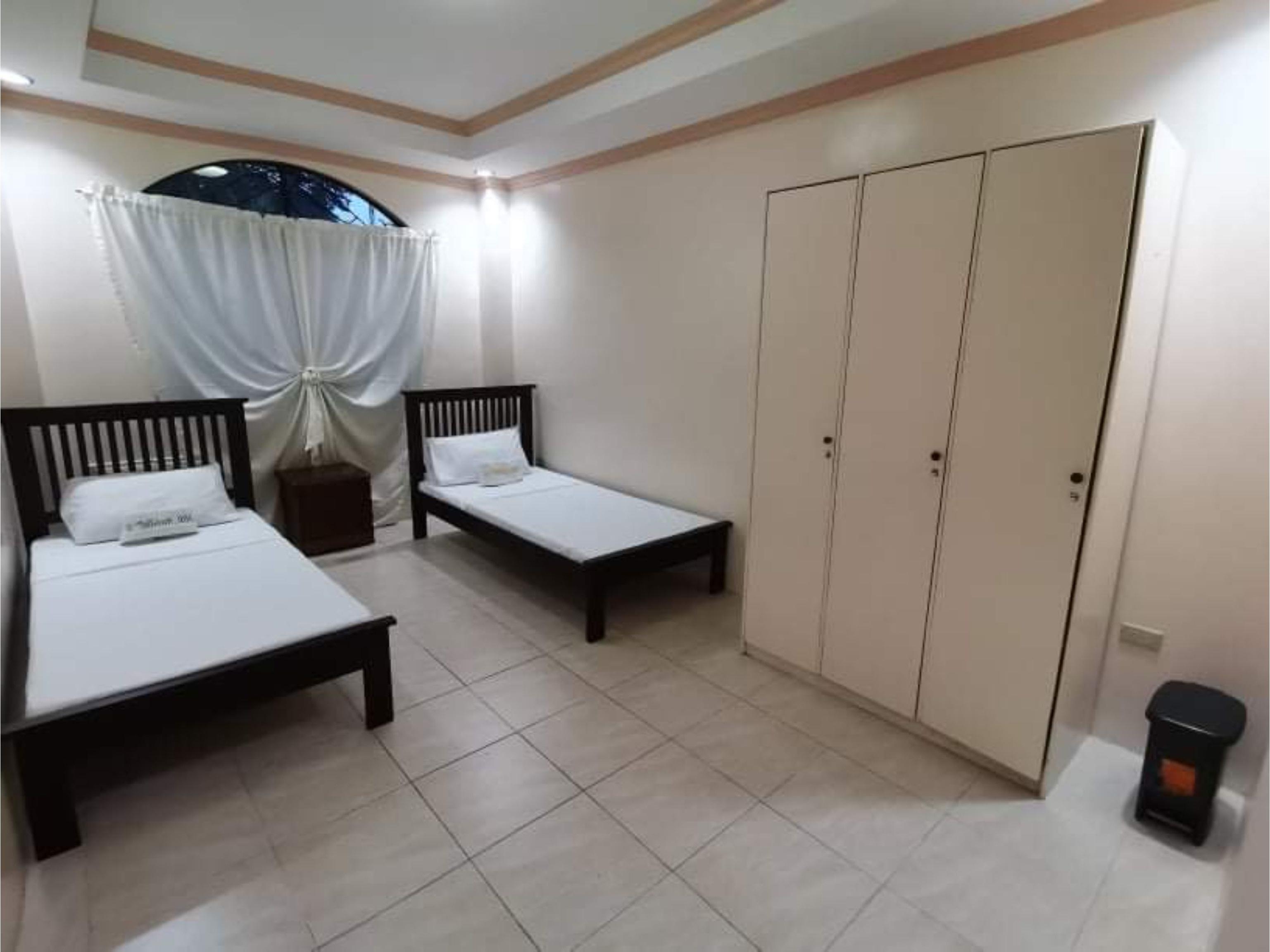 Oyo 799 Ddd Habitat Iloilo Hotel Екстериор снимка