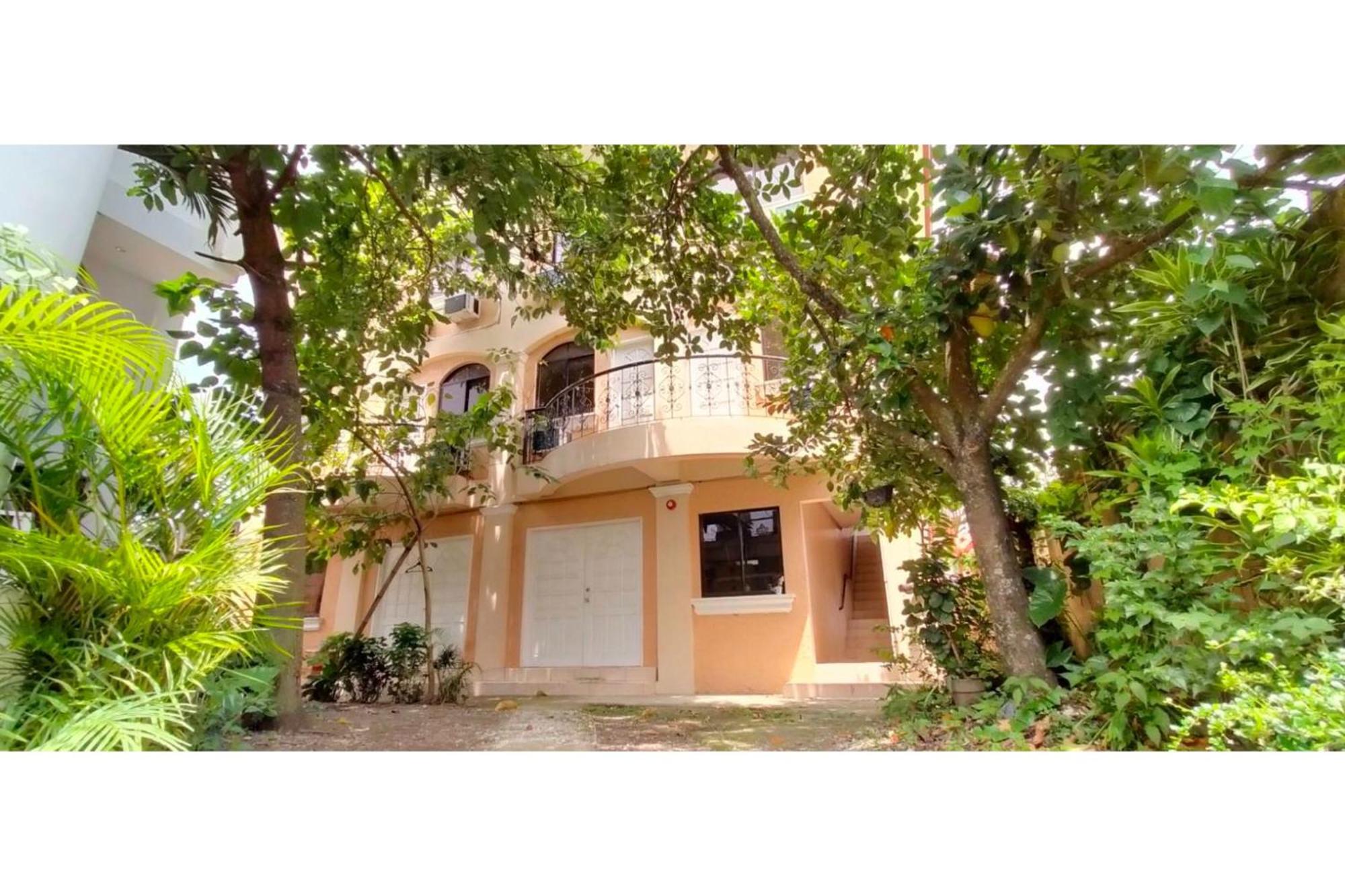 Oyo 799 Ddd Habitat Iloilo Hotel Екстериор снимка